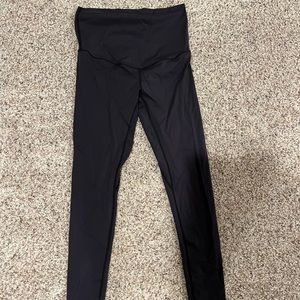 BORN PRIMITIVE maternity leggings. Size Medium. Excellent condition.